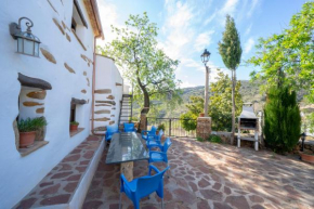 family house with farm the curious, Laroya